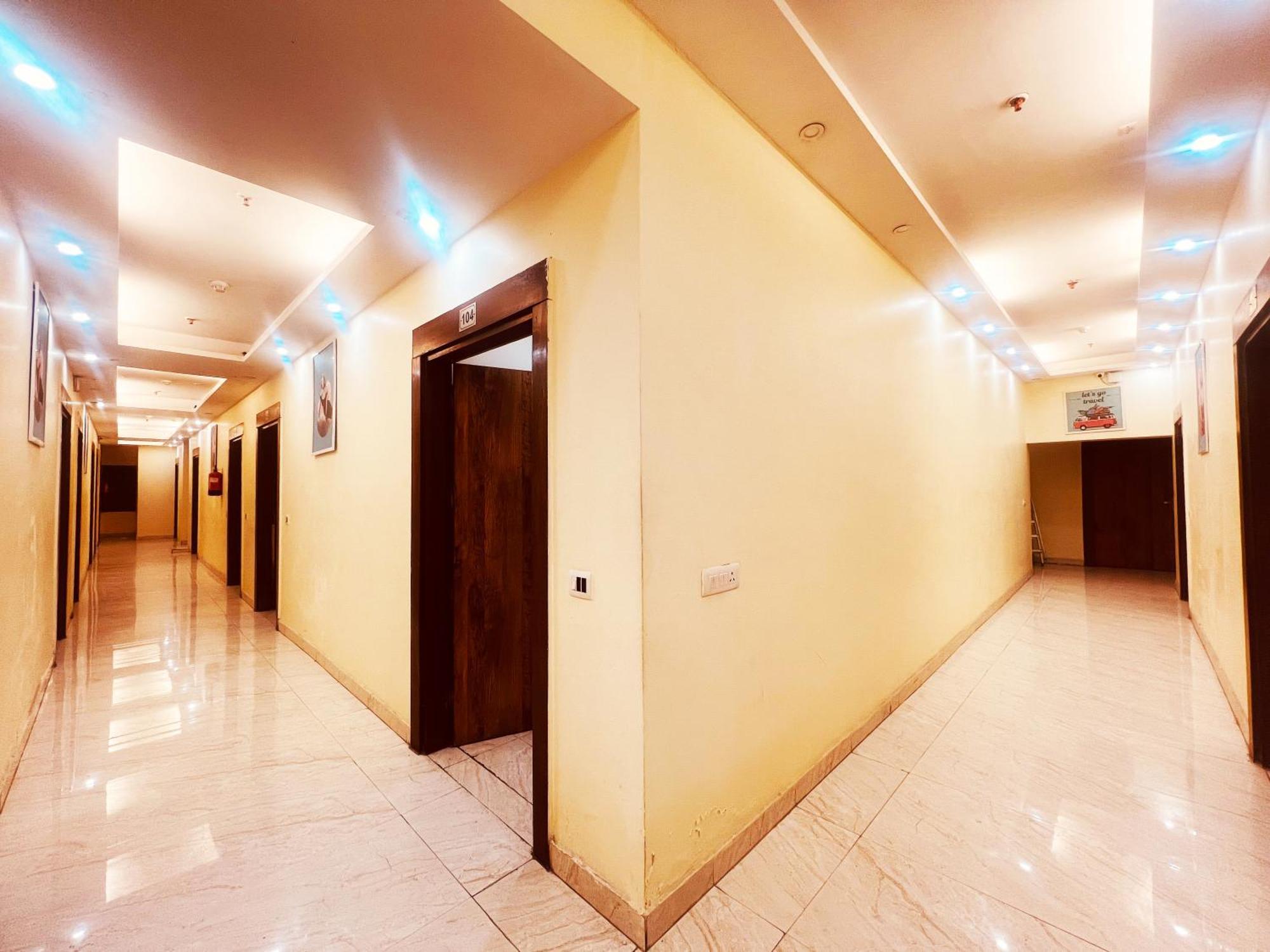 Hotel Lagoona And Banquet Hall نيودلهي المظهر الخارجي الصورة