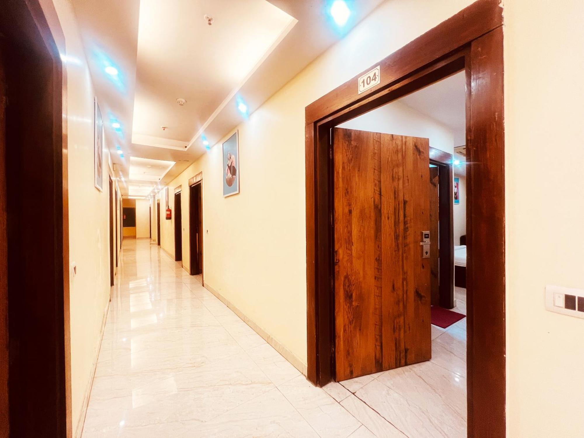Hotel Lagoona And Banquet Hall نيودلهي المظهر الخارجي الصورة